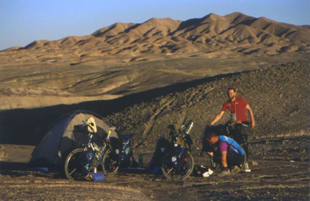Zelten inmitten der Atacama, die trockenste Wste der Welt